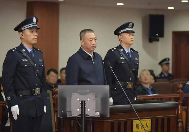 “老虎”李春生受审！他曾在公安部、广东警界工作多年，系《破冰行动》原型之一