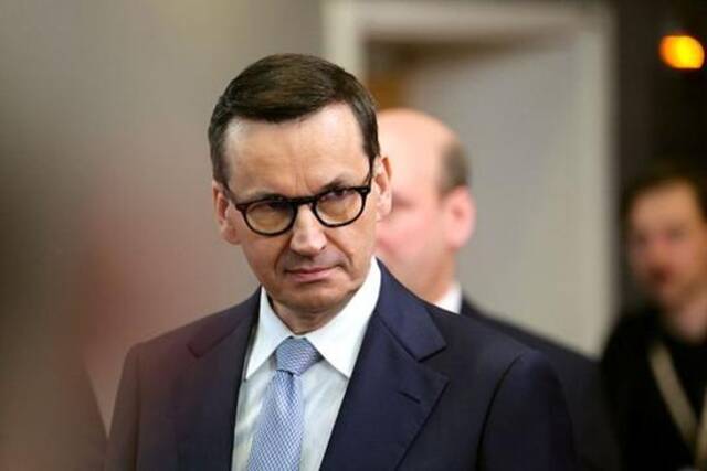 莫拉维茨基宣誓就职波兰政府总理