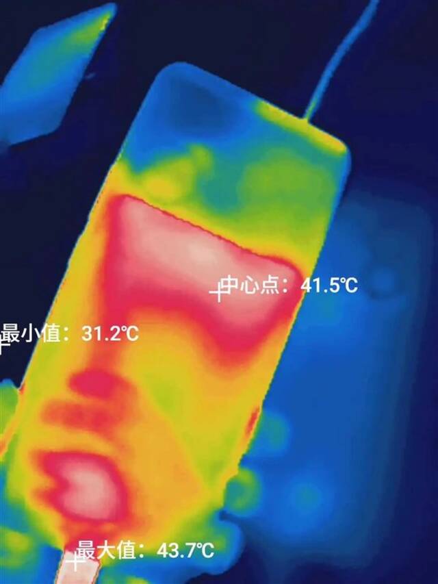 52.6℃！27瓦比100瓦充电还烫！怪不得iPhone没有快充