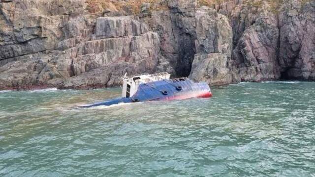 一艘中国籍货船在韩国西南部海域沉没。图源：韩国木浦市海洋警察厅