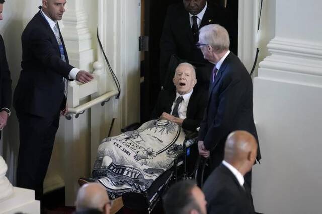 外媒：99岁美国前总统卡特“罕见公开露面”，出席已故妻子追悼会