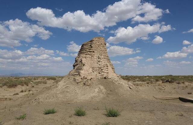 克亚克库都克烽燧遗址。（新疆维吾尔自治区文物考古研究所供图）