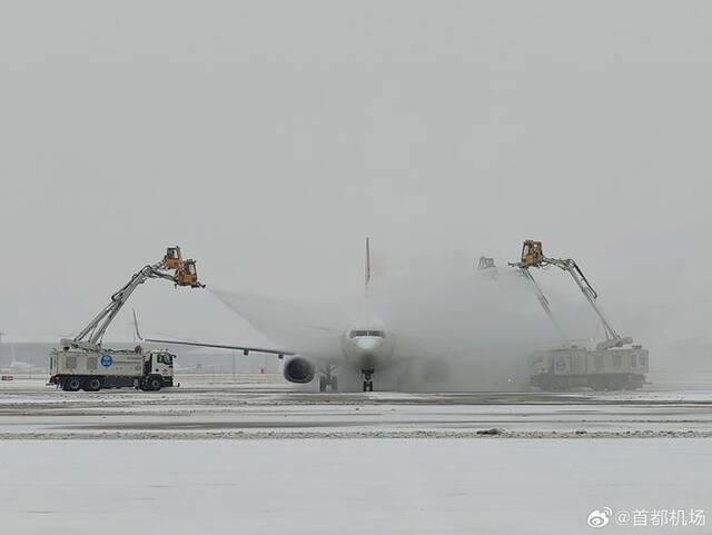 首都机场11日计划起降航班1100架次 截至12时27分已取消65架次