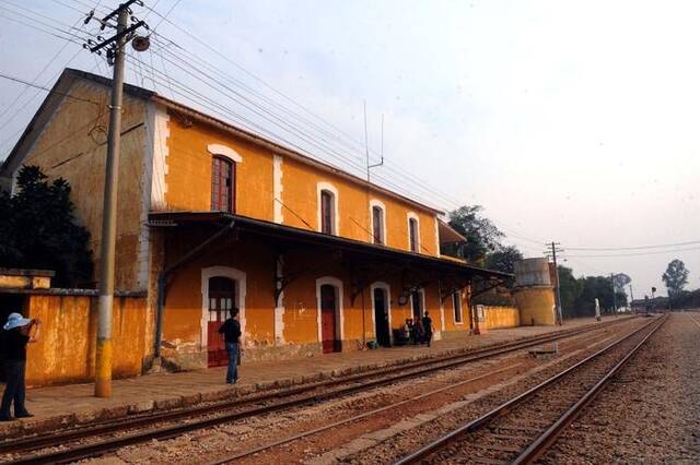 这是滇越铁路上当时仍在使用的法式建筑风格的碧色寨火车站（2010年3月19日摄）。