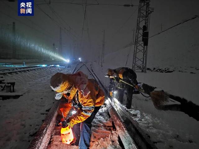 受河南暴雪天气影响 部分旅客列车停运