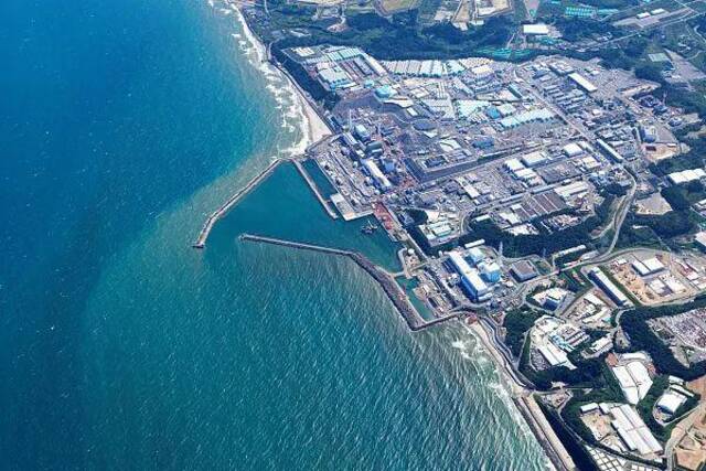 当地时间8月24日，东京电力公司福岛第一核电站核污染水被排放到海洋中。图源：视觉中国