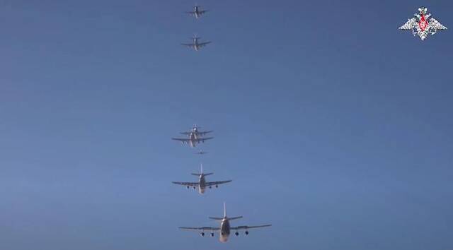 画面公开！俄军进行战术演练，首次有7架安-124-100运输机同时升空