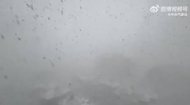 山东烟台的暴雪图片来源：中央气象台视频截图