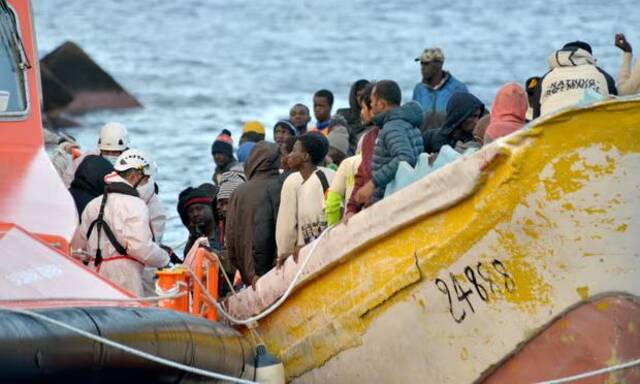 再现移民悲剧！利比亚西部海域一艘移民船沉没，61人葬身大海