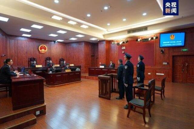 上海市人民检察院原党组书记、检察长张本才受贿案一审宣判