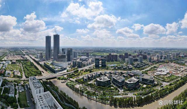 ↑9月10日拍摄的中国（上海）自由贸易试验区张江片区（无人机照片）。新华社记者方喆摄