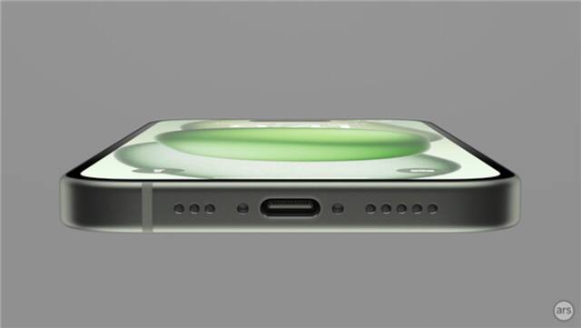 注意！iPhone 15 Pro Max用户用非苹果USB-C数据线端口竟烧坏 网友给答案