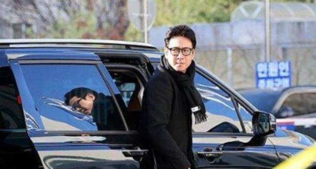 韩媒：韩涉毒演员李善均今日去世，经纪公司称葬礼将低调举行