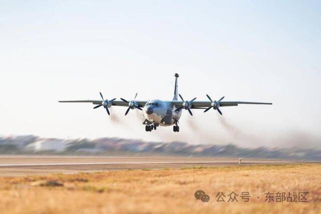 来了！东部战区陆海空军新年开飞高燃画面