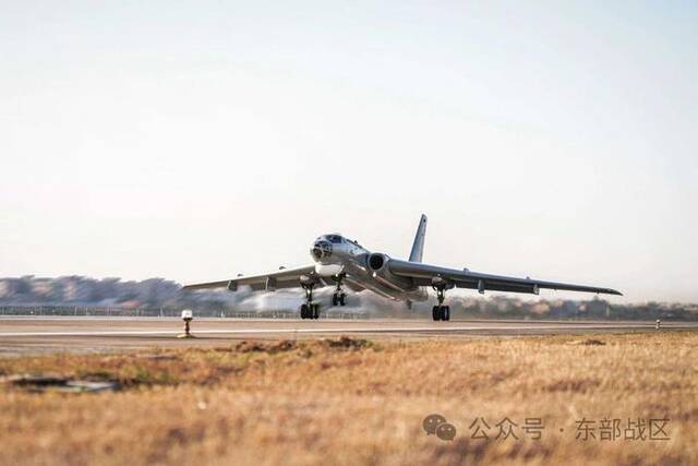 来了！东部战区陆海空军新年开飞高燃画面