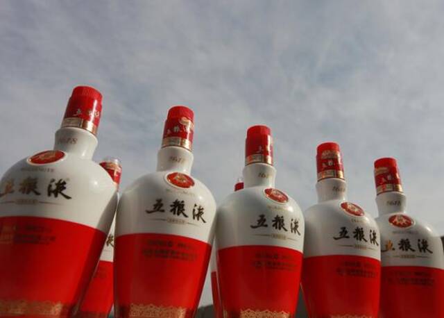 茅台生肖酒未上市价格已炒翻倍！酒企抢“喝”生肖酒，今年会不会“醉”？