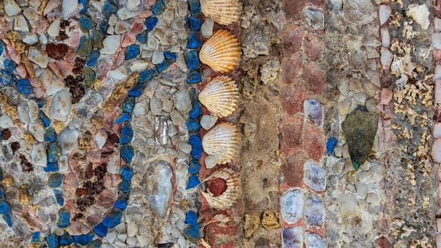 古罗马豪华住宅发现2300年前贝壳镶嵌画