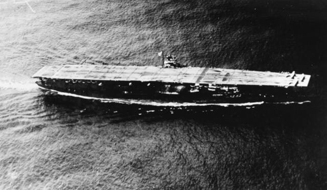 视频提供了第一次在关键的中途岛战役中丢失的二战航空母舰的清晰视图