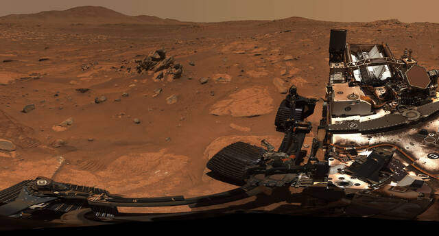 美国国家航空航天局的毅力号漫游者捕捉火星的杰泽罗陨石坑的360度视图