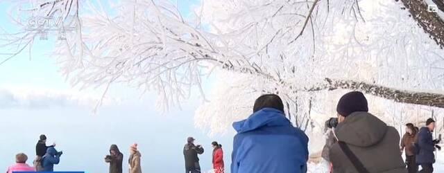 “冷”冰雪盘活“热”经济 “冰雪经济”上扬打开城市发展新窗口