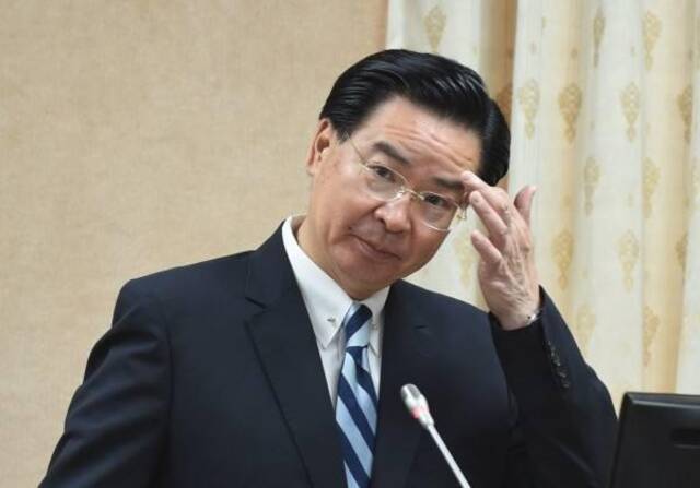 瑙鲁突然通知与台湾“断交”，吴钊燮得知后又愤怒了，岛内网民嘲讽