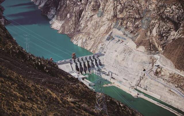 西藏自治区首个50万千瓦级水电站——藏木水电站