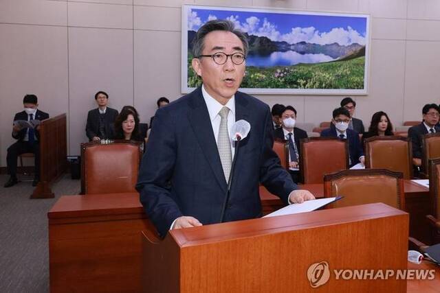 1月8日，在韩国国会，外交部长官人选赵兑烈出席人事听证会。韩联社