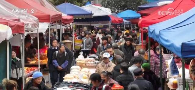 新年迎来“热”消费 神州大地到处喜气洋洋“烟火气”升腾