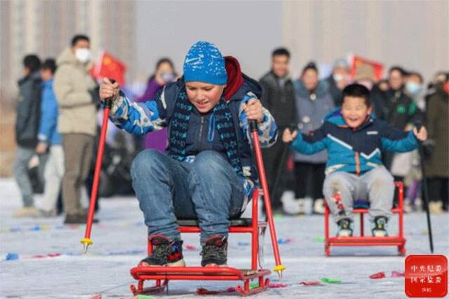 镜头 | 乐享冰雪运动