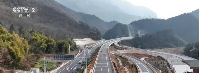 涌动春意与活力 道路“焕新”为“流动的中国”注入强劲动力