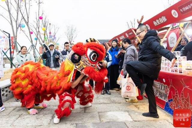 镜头 | 赶大集 闹新春