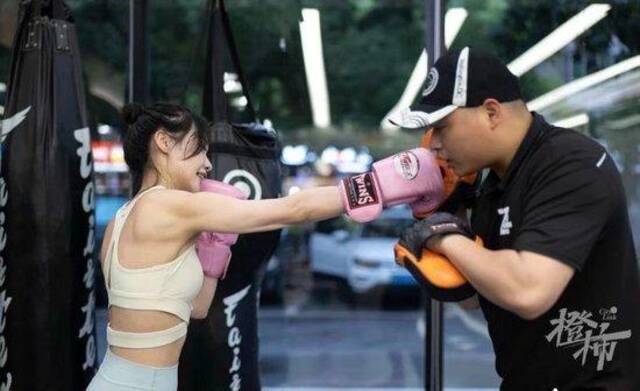 《热辣滚烫》上映，杭州女健身教练：春节还没过完，不下二十个女学员过来咨询拳击课