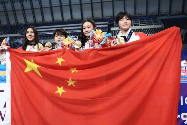 中国队夺得世锦赛女子4×200米自由泳接力金牌