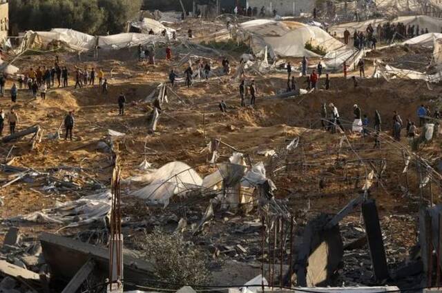 以色列军队12日凌晨袭击拉法后留下一地废墟/半岛电视台