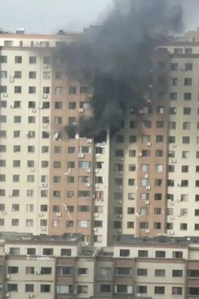 辽宁凤城一小区发生燃气爆炸，应急管理局负责人已赶赴现场
