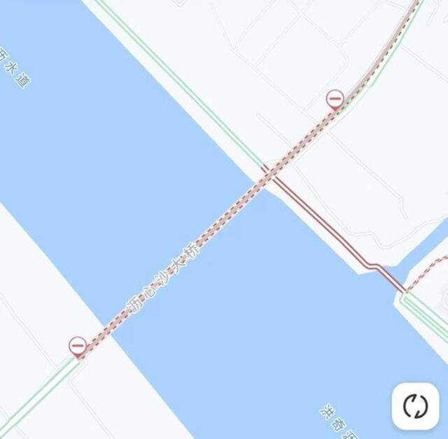地图显示事发大桥已双向封闭。