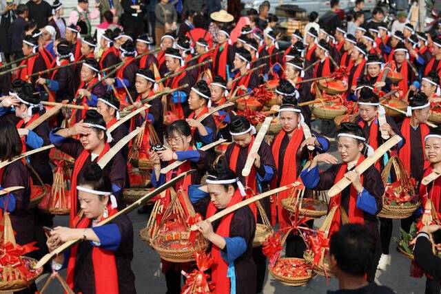 镜头丨欢天喜地闹元宵