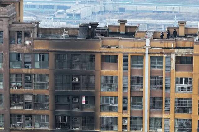 南京“2·23”火灾已致15死44伤原因查明系电动车停放处起火引发图/视觉中国