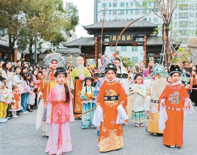 我市元宵消费市场热活力足人气旺