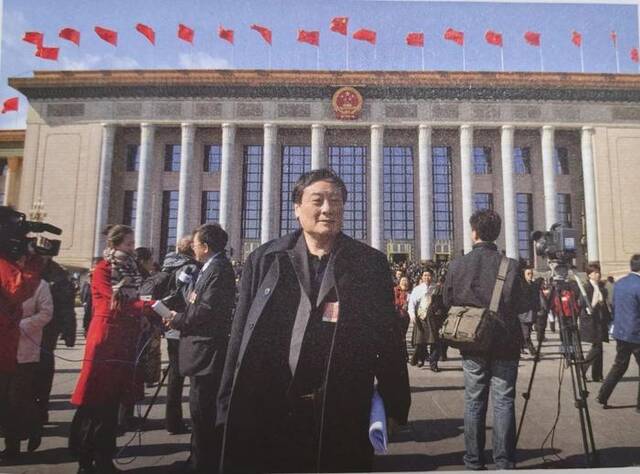 作为一名全国人大代表，宗庆后肩负着光荣的使命。图片来源：浙商杂志