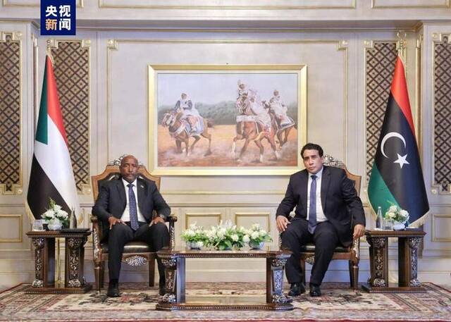 苏丹主权委员会主席与利比亚领导人举行会谈 重点讨论苏丹局势