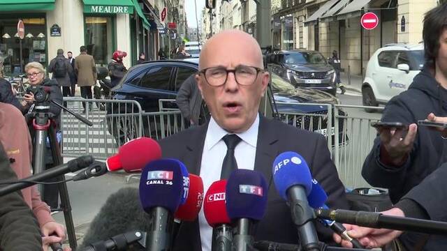 法国共和党主席埃里克·乔蒂7日会后回答记者问题视频截图