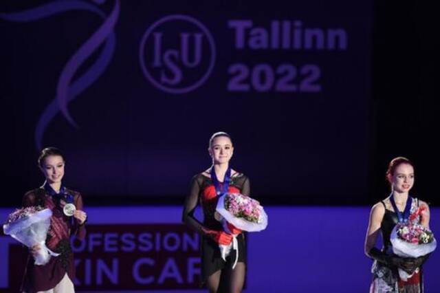 K宝、安娜·谢尔巴科娃、亚历山德拉·特鲁索娃在北京冬奥会之前的塔林欧锦赛表现优异