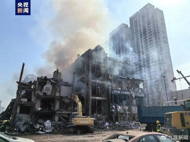 发生坍塌的楼房。图/央视新闻