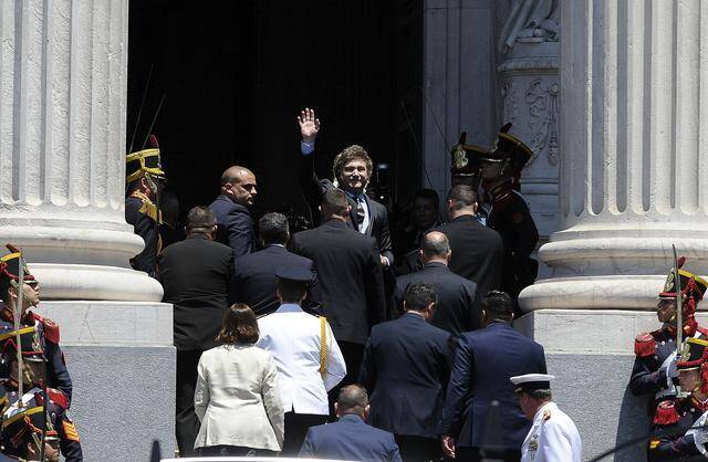 阿根廷参议院否决米莱所签改革政令：“它违宪”