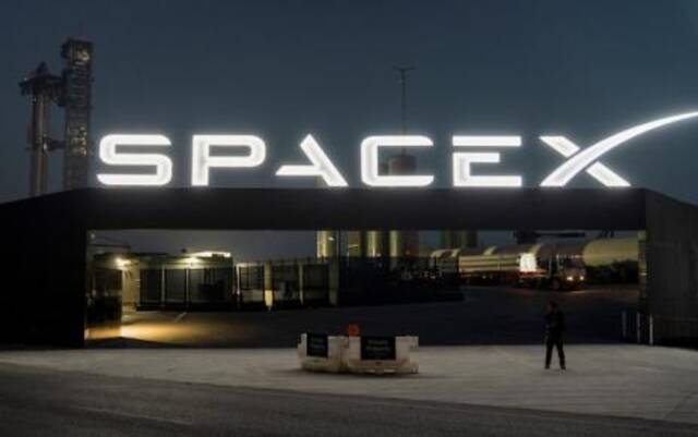 英媒爆料：SpaceX同美情报机构签订机密合同，为其建设间谍卫星网