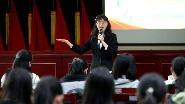 北京朝阳三间房百姓宣讲周活动启动，百名宣讲员讲述身边故事