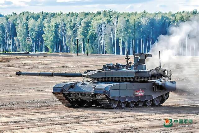 加装格栅装甲的T-90M坦克。资料图片