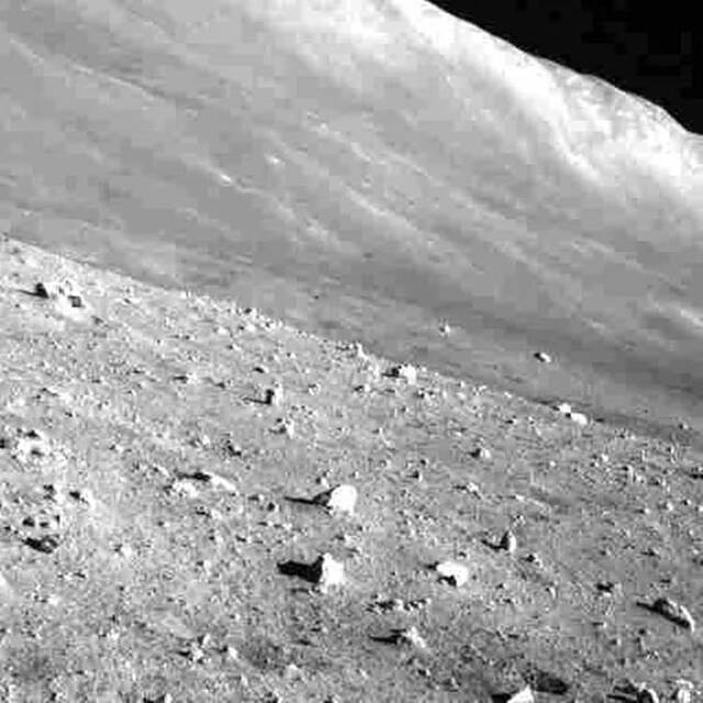 日本月球探测器 SLIM 成功熬过第二个月夜，传回新图像