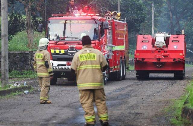 雅加达一军火库突发多起爆炸